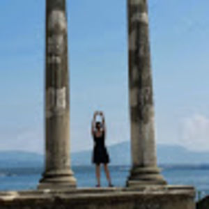 Meet your Posher, Lora